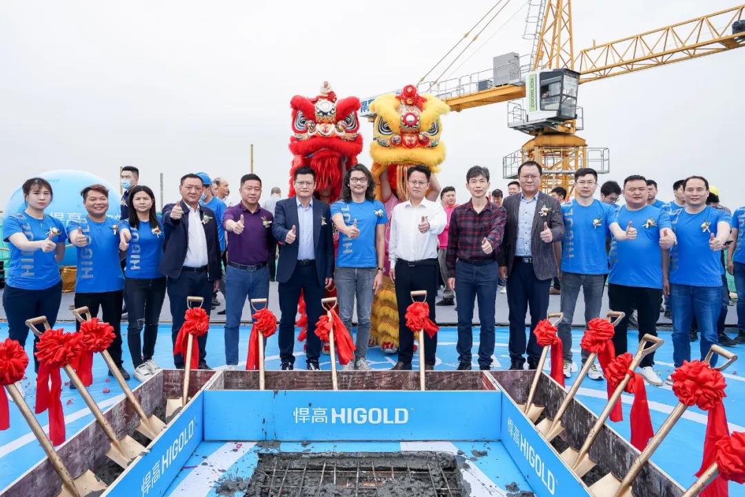 见证传奇诞生时刻丨星空体育星际总部大楼顺利平顶