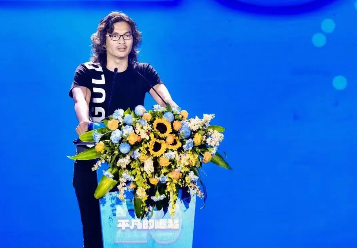 平凡的崛起 | 星空体育二十周年庆典盛大举行