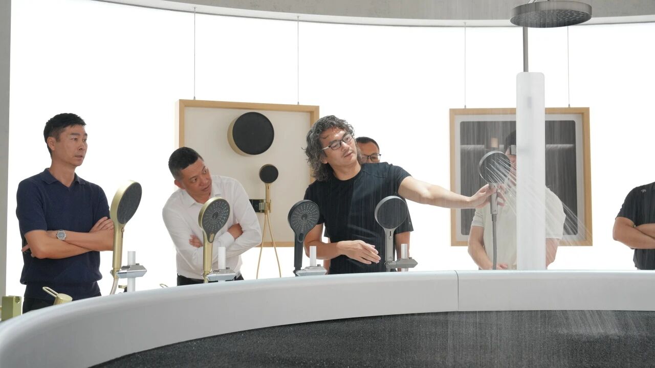 盈峰集团、顾家家居到访星空体育